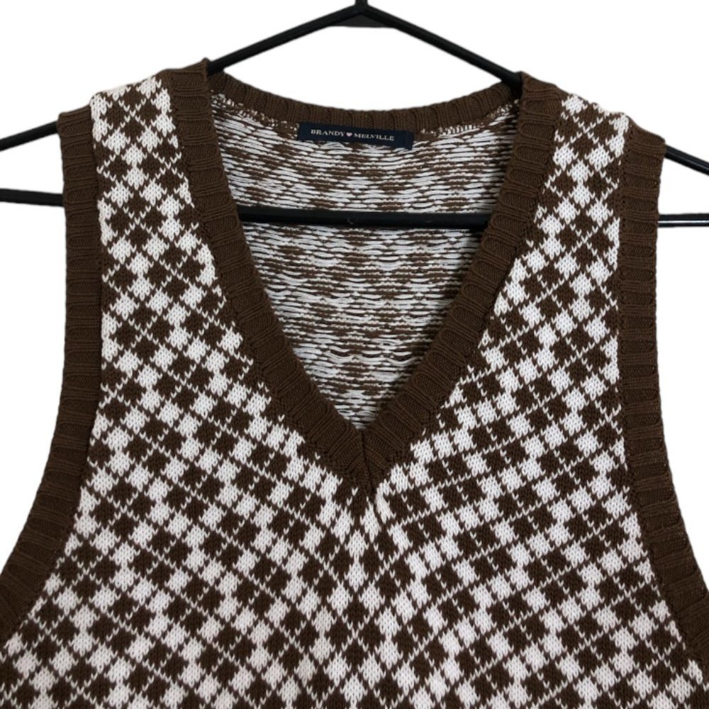 Brandy Melville Women's Knit Sweater Vest - Picture 2 of 6